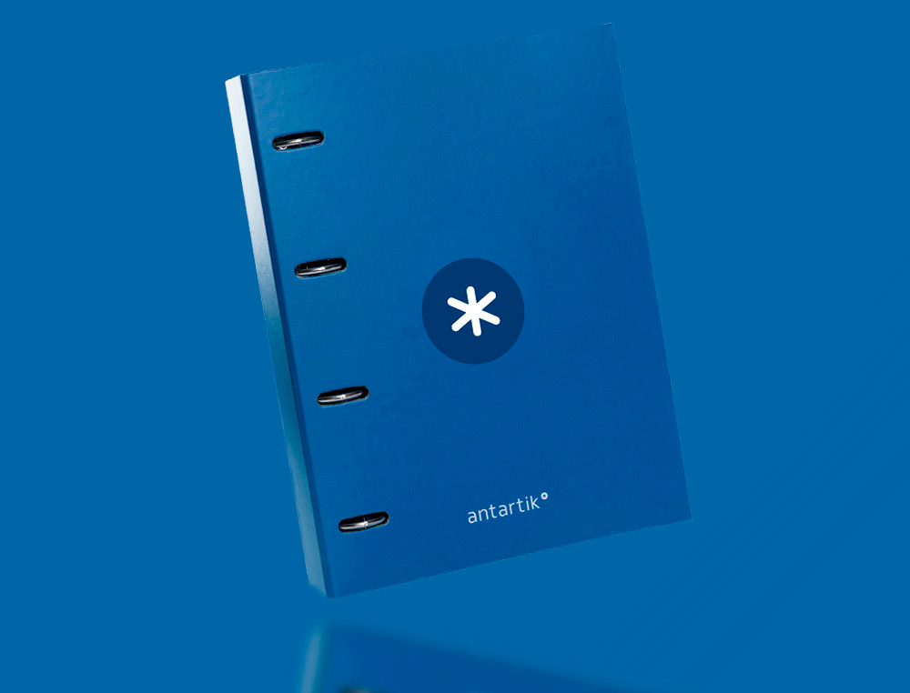CARPETA CON RECAMBIO ANTARTIK A4 CUADRO 5MM FORRADA 4 ANILLAS 25MM REDONDAS COLOR AZUL MARINO